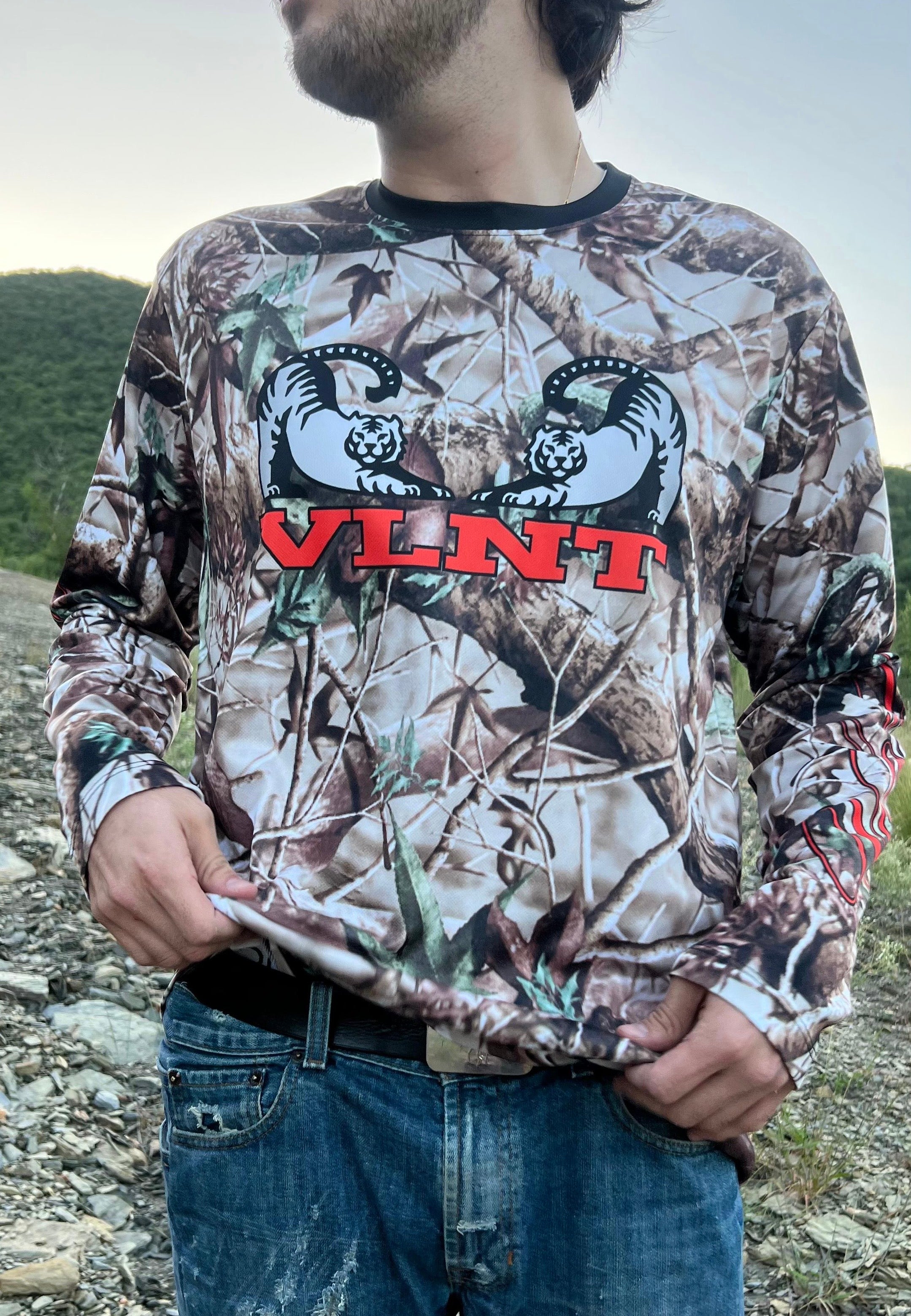 THE HUNTING LONG SLEEVE